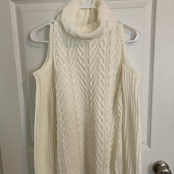 Faded Glory Sweaters - 🔥5for$25:Like new off white cold shoulder turtleneck